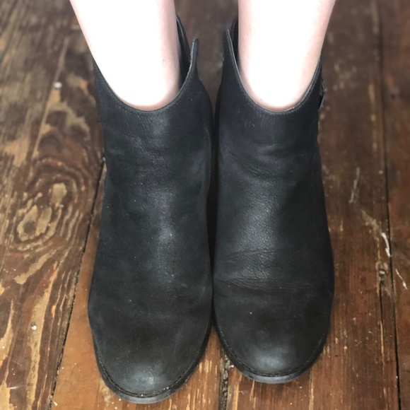 Black Leather Steve Madden Booties - Picture 6 of 7